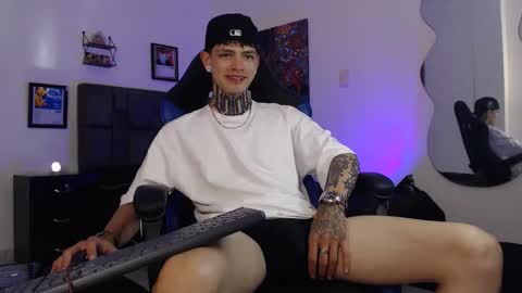 Snapshot of dann_brown chatting on May 8, 2026, 2:28 am Dann Brown online show from May 8, 2026, 2:28 am