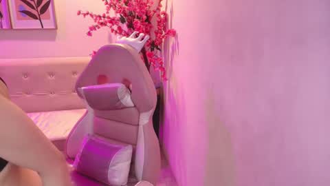 Danna  online show from February 2, 2026, 12:04 pm