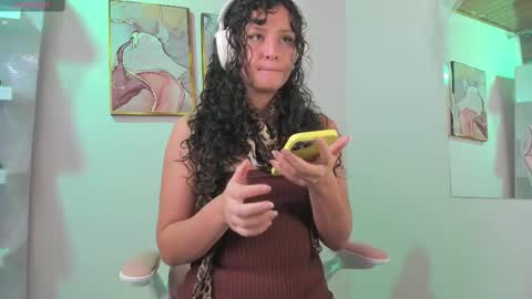 Danna Lovs online show from March 3, 2025, 12:37 pm