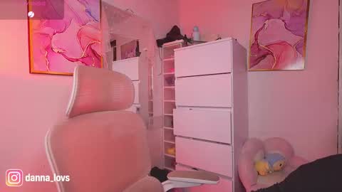 Danna Lovs online show from November 6, 2025, 5:47 pm