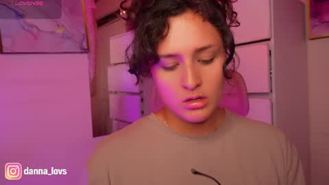 Danna Lovs online show from June 8, 2026, 9:15 pm