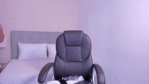 danna_palmeth online show from September 19, 2025, 7:47 pm