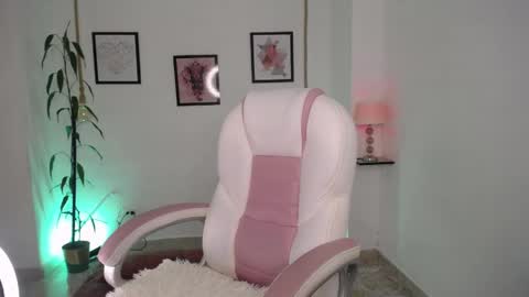 Danna online show from April 29, 2026, 11:22 pm