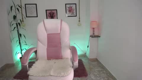 Danna online show from May 8, 2026, 10:59 pm