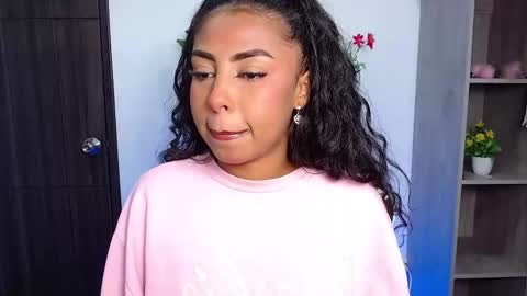 Snapshot of danna_schmidt23 chatting on October 3, 2025, 9:12 pm Danna online show from October 3, 2025, 9:12 pm