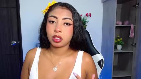 Snapshot of danna_schmidt23 chatting on October 7, 2025, 7:49 am Danna online show from October 7, 2025, 7:49 am