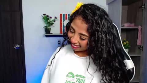 Snapshot of danna_schmidt23 chatting on October 21, 2025, 2:01 am Danna online show from October 21, 2025, 2:01 am