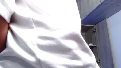 Snapshot of danna_schmidt23 chatting on November 12, 2025, 2:34 am Danna online show from November 12, 2025, 2:34 am