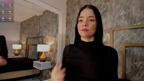 Snapshot of dannabelucci chatting on November 6, 2025, 11:44 am online show from November 6, 2025, 11:44 am