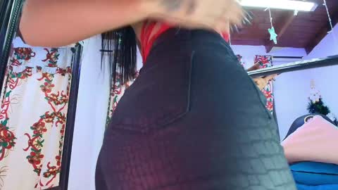 Snapshot of dannaberlin chatting on December 20, 2024, 7:17 pm Danna Berlin online show from December 20, 2024, 7:17 pm