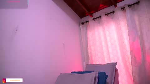 Snapshot of dannaberlin chatting on October 9, 2025, 7:34 pm Danna Berlin  online show from October 9, 2025, 7:34 pm