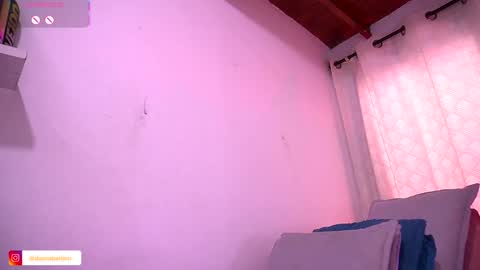 Snapshot of dannaberlin chatting on October 10, 2025, 7:24 pm Danna Berlin  online show from October 10, 2025, 7:24 pm