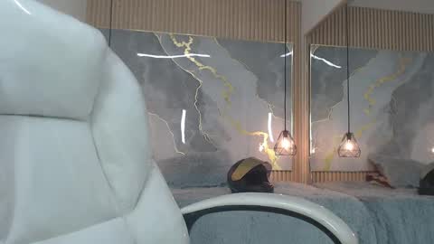 danna online show from October 20, 2025, 7:47 pm