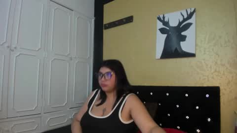 Danna Garza online show from February 18, 2025, 4:15 am