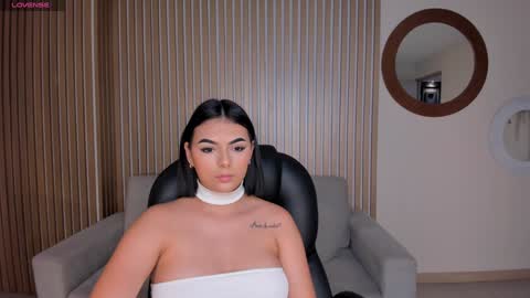 Danna Gibbs online show from December 4, 2024, 2:31 am