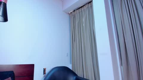 DannaHadid online show from December 17, 2024, 5:58 pm