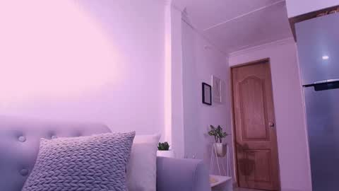 Insta DannaBlueX  online show from February 4, 2026, 8:14 pm