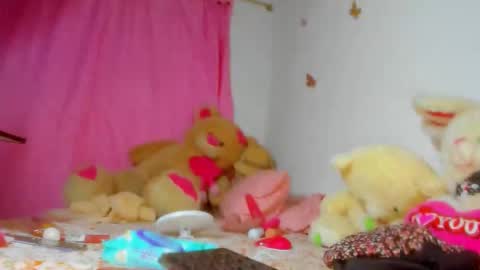 Danna Sofia jeins online show from October 5, 2025, 9:07 am