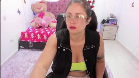 Danna Sofia jeins online show from June 16, 2026, 3:14 pm