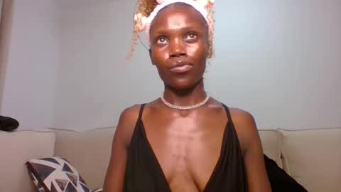 dannamikayla online show from December 5, 2025, 4:47 pm