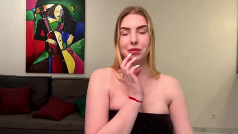 dannamissss online show from December 18, 2024, 12:32 am