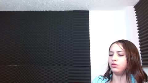 dannamomcerrat online show from December 4, 2024, 6:22 am