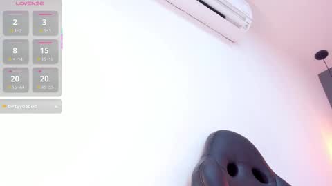 Danna online show from November 10, 2025, 3:55 pm