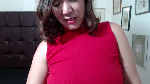 Snapshot of dannazuluaga chatting on January 11, 2025, 2:36 pm Danna online show from January 11, 2025, 2:36 pm