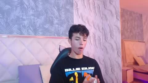danni_tay online show from May 19, 2026, 5:14 am
