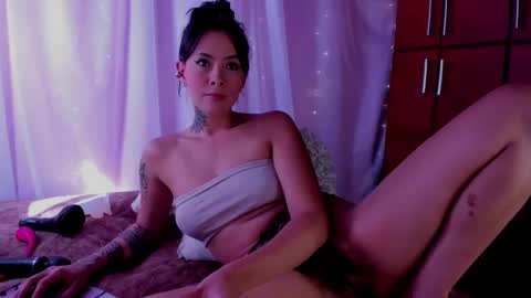 Snapshot of danni_z chatting on September 25, 2025, 7:39 pm Danni online show from September 25, 2025, 7:39 pm