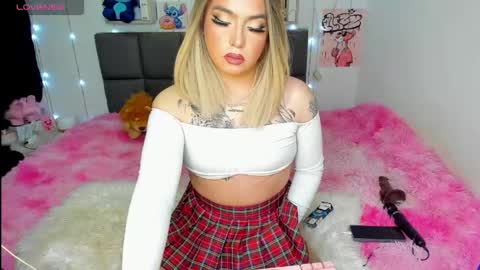 dannia_13 online show from May 12, 2026, 12:52 am