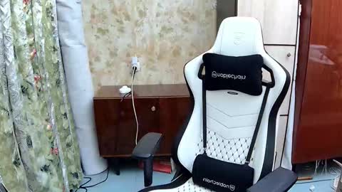 Snapshot of danniielll chatting on September 18, 2025, 4:31 pm HilmarZ online show from September 18, 2025, 4:31 pm