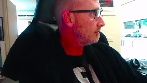 dannozdirekt online show from April 26, 2026, 1:42 pm