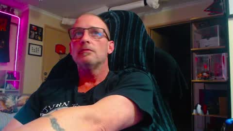 dannozdirekt online show from May 3, 2026, 3:51 pm