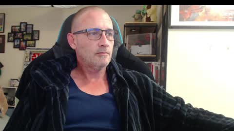 dannozdirekt online show from May 22, 2026, 1:46 am