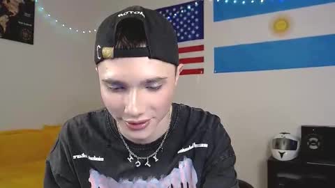 Snapshot of danny_noir chatting on October 17, 2025, 10:18 am Danny online show from October 17, 2025, 10:18 am