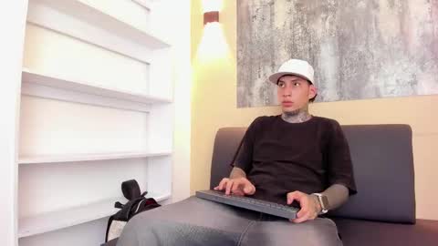 dante_armstrong online show from February 12, 2026, 3:56 am