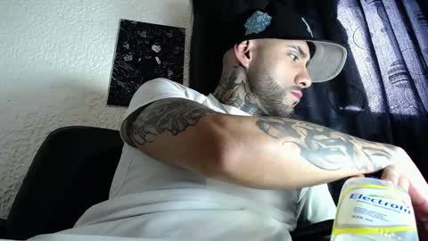 dante_d_angelo_ online show from October 19, 2025, 7:25 pm