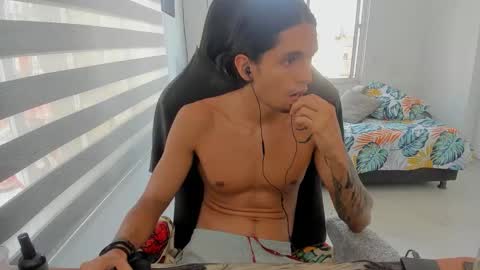 Snapshot of dantedecentralized chatting on March 1, 2026, 8:22 pm X Dante7373574 online show from March 1, 2026, 8:22 pm