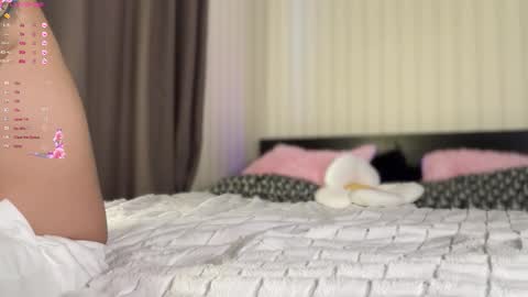 Snapshot of danteetbeatrix chatting on October 17, 2025, 1:03 pm DanteetBeatrix online show from October 17, 2025, 1:03 pm