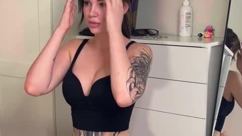 DanteetBeatrix online show from February 14, 2026, 3:42 pm