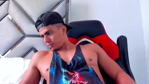 Snapshot of danterouxx chatting on October 2, 2025, 4:58 pm Dante online show from October 2, 2025, 4:58 pm