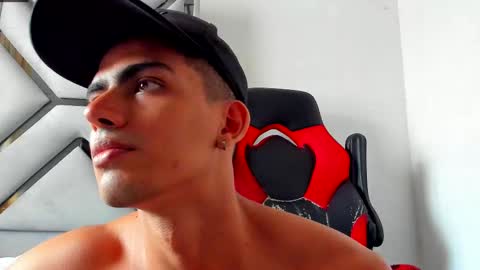 Snapshot of danterouxx chatting on October 4, 2025, 7:01 pm Dante online show from October 4, 2025, 7:01 pm