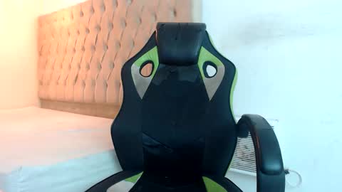 dantex_ online show from November 28, 2025, 3:31 am