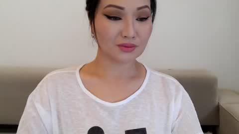 DanyMeen online show from November 4, 2025, 7:29 am