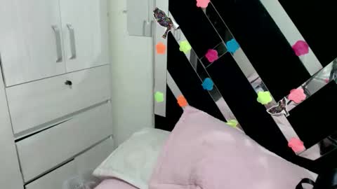Snapshot of daphne877046 chatting on September 27, 2025, 7:19 pm daphne877046 online show from September 27, 2025, 7:19 pm