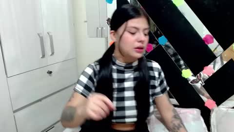 Snapshot of daphne877046 chatting on October 3, 2025, 5:32 pm daphne877046 online show from October 3, 2025, 5:32 pm