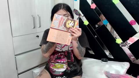 daphne877046 online show from November 4, 2025, 8:52 pm