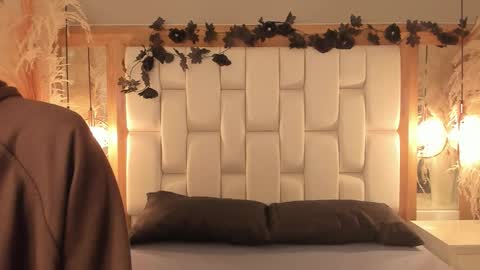 daphne_and_roger online show from November 3, 2025, 11:00 am