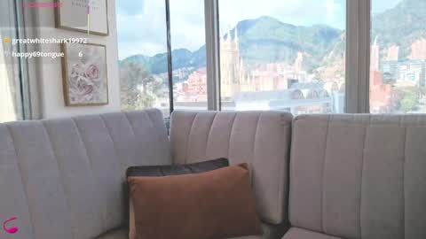 daphne_chers online show from May 6, 2026, 7:52 pm